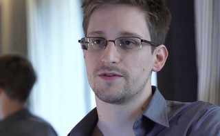 <p>“On the great project of my life, back in 2013, I thought how I could get this great archive of information to journalists, the question is, do i need server infrastructure of my own, how would i pay for that anonymously, maybe someone like me might have used Bitcoin.”</p>
<p>Source:<br>
<a href="https://thecryptograph.net/edward-snowden-reveals-he-may-have-used-bitcoin-to-help-reveal-government-secrets/" target="_blank">https://thecryptograph.net</a>
</p>